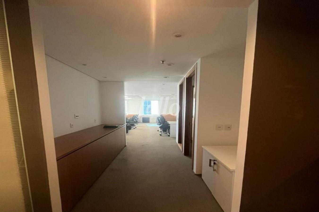 SALA de Sala / Conjunto para alugar, Padrão com 344 m², e 8 vagas em Cidade Monções - São Paulo