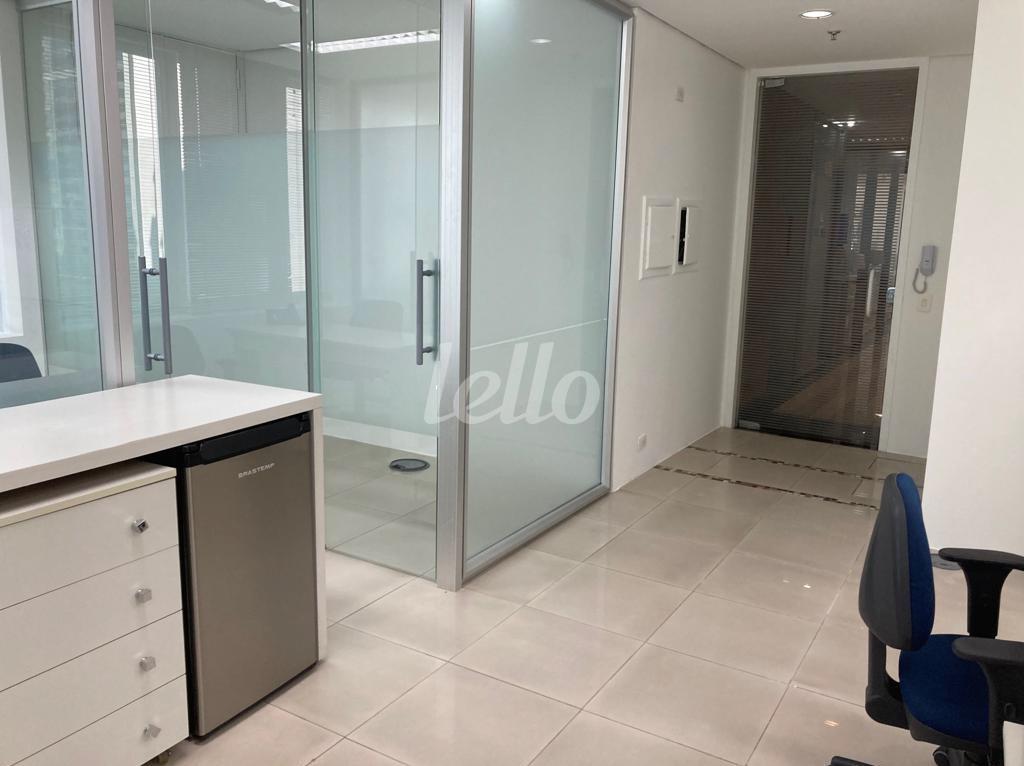 SALA de Sala / Conjunto para alugar, Padrão com 86 m², e 2 vagas em Cidade Monções - São Paulo