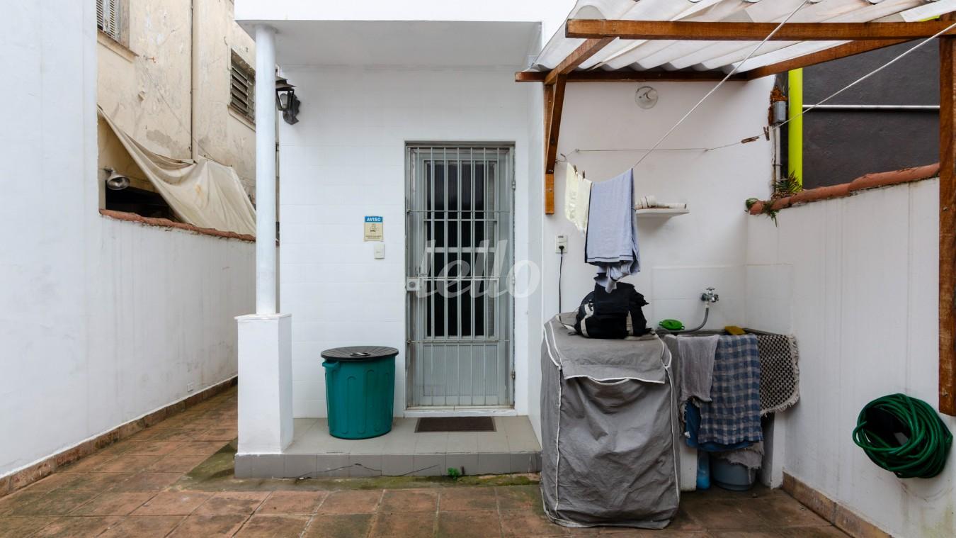 AREA DE SERVIÇO de Casa à venda, sobrado com 200 m², 5 quartos e 2 vagas em Vila Clementino - São Paulo