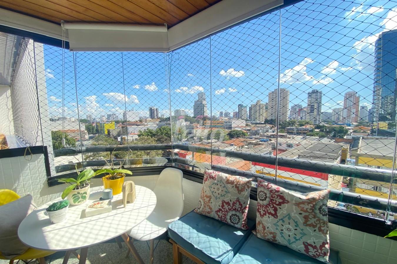 VARANDA de Apartamento à venda, Padrão com 83 m², 3 quartos e 2 vagas em Vila Gomes Cardim - São Paulo