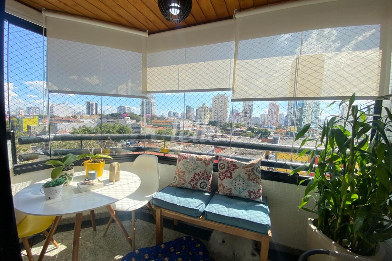 VARANDA de Apartamento à venda, Padrão com 83 m², 3 quartos e 2 vagas em Vila Gomes Cardim - São Paulo