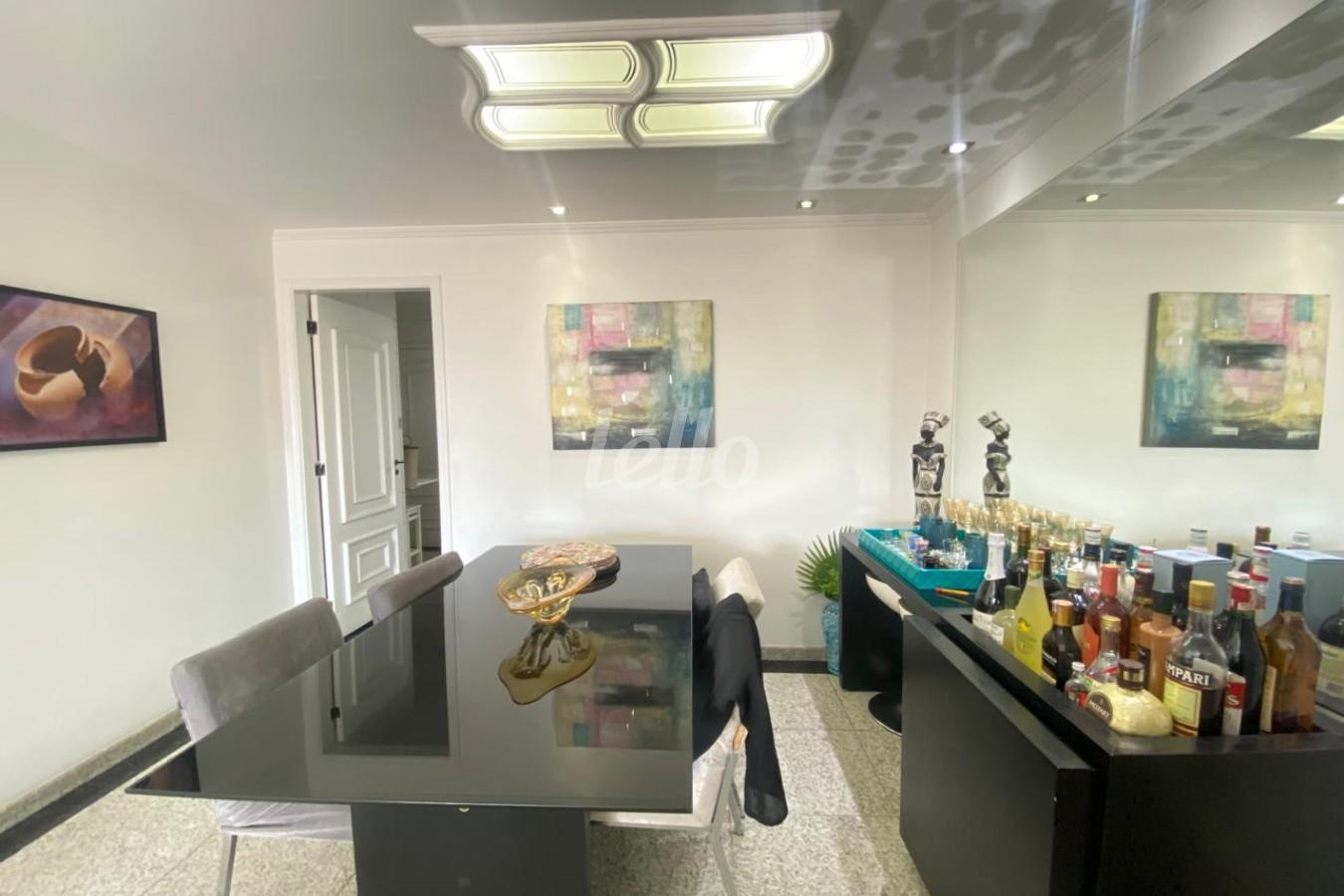 SALA de Apartamento à venda, Padrão com 83 m², 3 quartos e 2 vagas em Vila Gomes Cardim - São Paulo