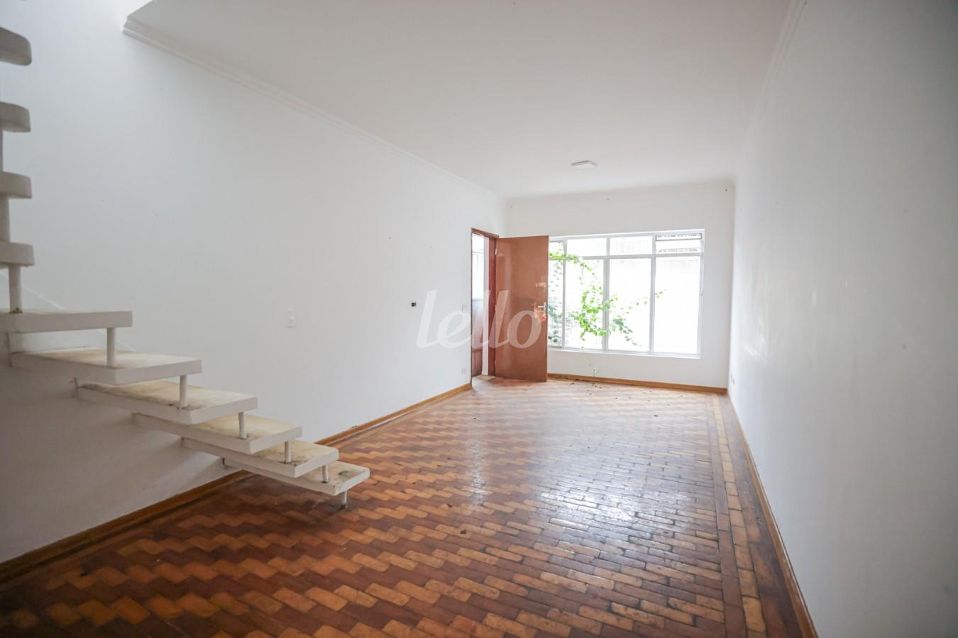 01SALA_003 de Casa para alugar, sobrado com 126 m², 3 quartos e 4 vagas em Vila Bela - São Paulo