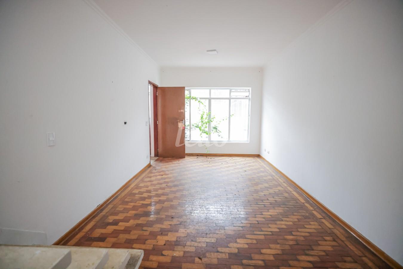 01SALA_004 de Casa para alugar, sobrado com 126 m², 3 quartos e 4 vagas em Vila Bela - São Paulo