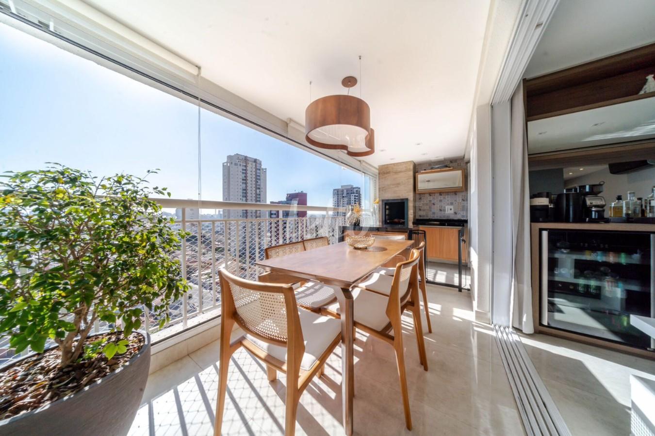 TERRAÇO GOURMET de Apartamento à venda, Padrão com 105 m², 3 quartos e 2 vagas em Vila Carrão - São Paulo