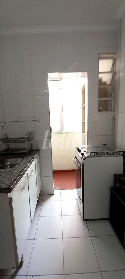 COZINHA E AREA DE SEVICO de Apartamento à venda, Padrão com 34 m², 1 quarto e em Aclimação - São Paulo