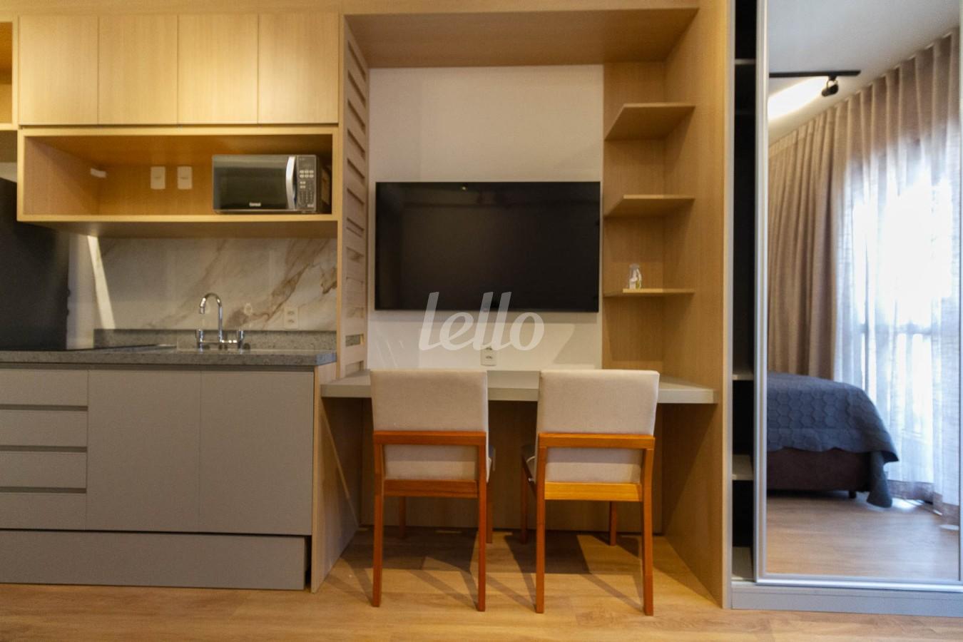 SALA de Apartamento para alugar, Padrão com 24 m², 1 quarto e em Indianópolis - São Paulo