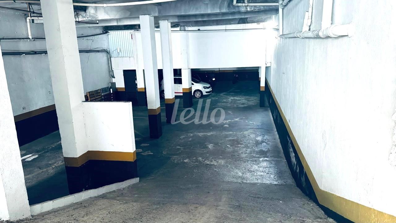 GARAGEM COM 11 VAGAS de Prédio Comercial à venda, Multiusuário com 440 m², e 11 vagas em Vila Bertioga - São Paulo