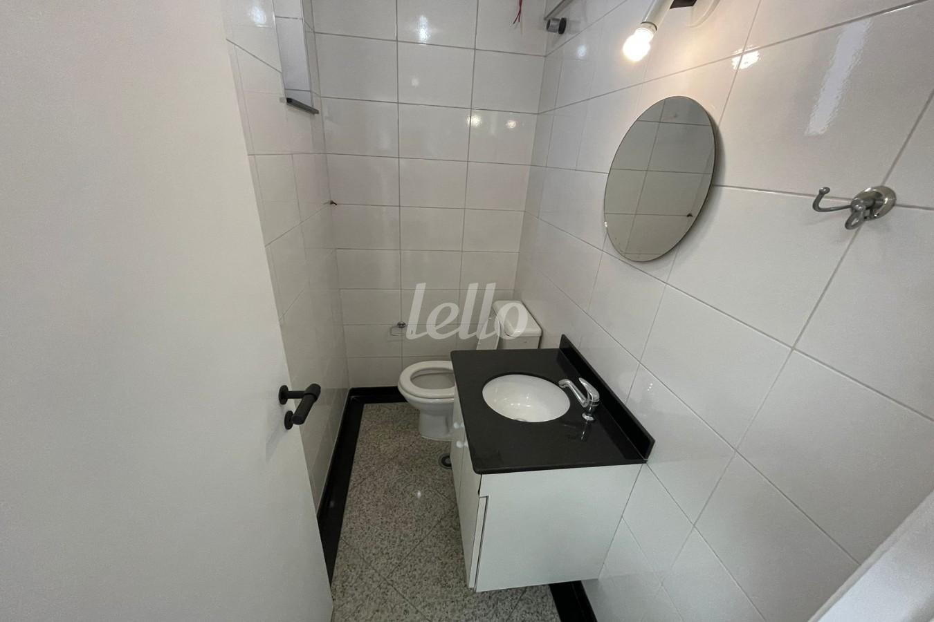 BANHEIRO de Sala / Conjunto à venda, Padrão com 52 m², e 2 vagas em Vila Clementino - São Paulo