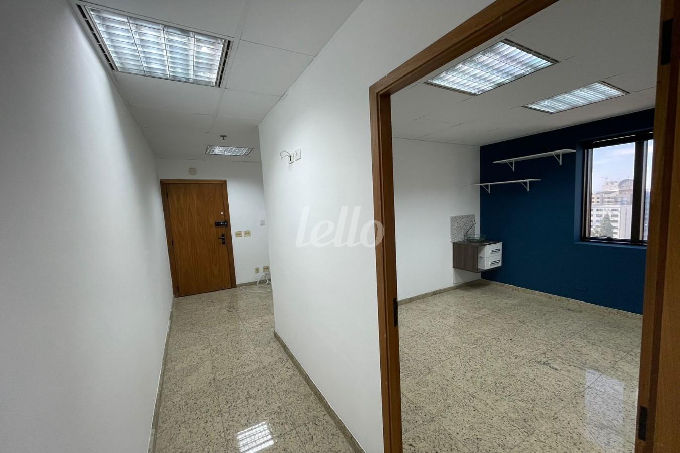 CORREDOR de Sala / Conjunto à venda, Padrão com 52 m², e 2 vagas em Vila Clementino - São Paulo