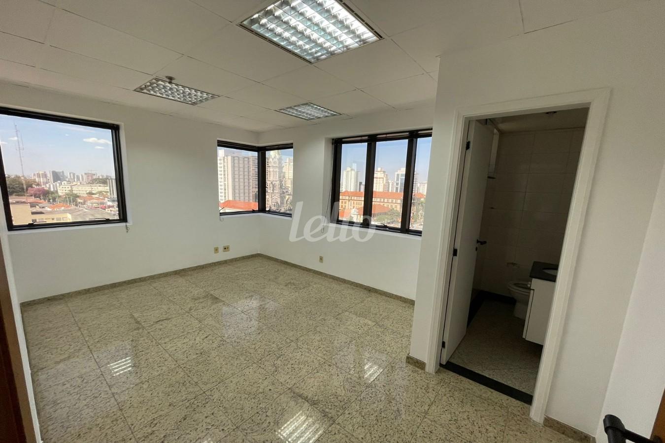 SALA de Sala / Conjunto à venda, Padrão com 52 m², e 2 vagas em Vila Clementino - São Paulo