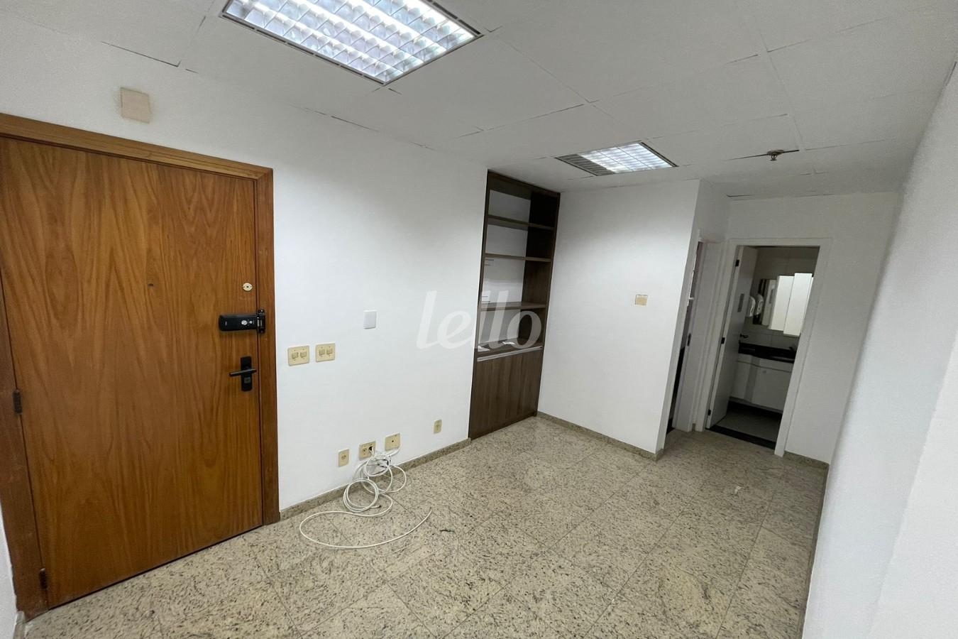 SALA de Sala / Conjunto à venda, Padrão com 52 m², e 2 vagas em Vila Clementino - São Paulo