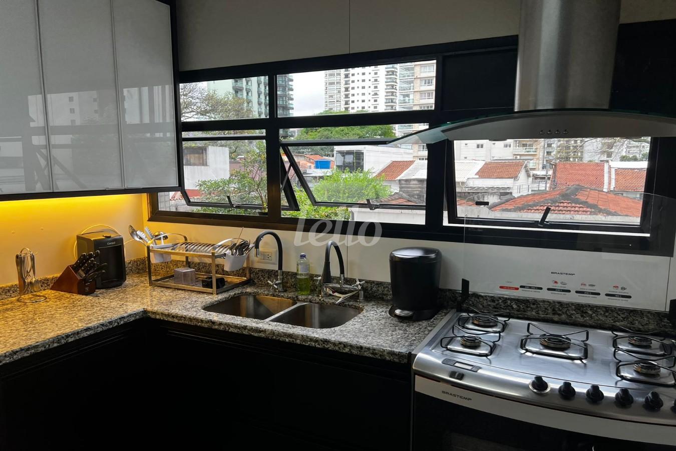 COZINHA de Apartamento à venda, Padrão com 170 m², 3 quartos e 3 vagas em Indianópolis - São Paulo