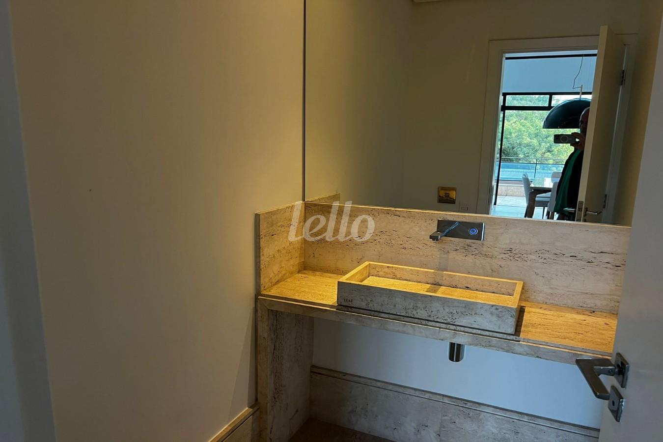 LAVABO de Apartamento à venda, Duplex com 140 m², 2 quartos e 2 vagas em Pinheiros - São Paulo