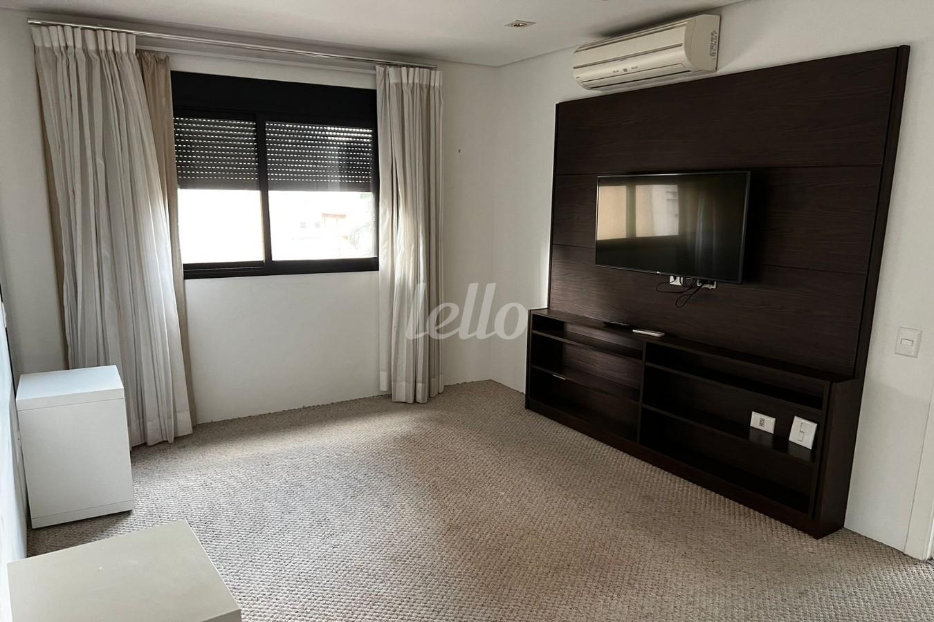 DORMITÓRIO de Apartamento à venda, Duplex com 140 m², 2 quartos e 2 vagas em Pinheiros - São Paulo