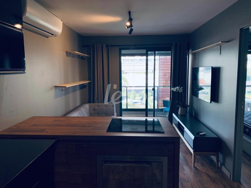 SALA de Apartamento à venda, Padrão com 42 m², 1 quarto e 1 vaga em Campo Belo - São Paulo