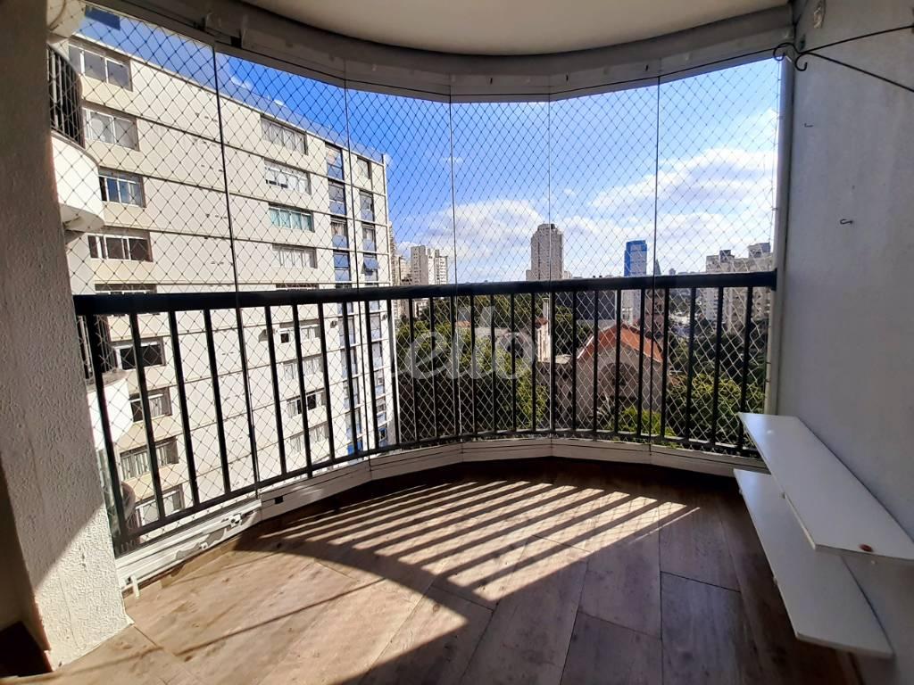 VARANDA de Apartamento à venda, Padrão com 54 m², 2 quartos e 2 vagas em Jardim Paulista - São Paulo