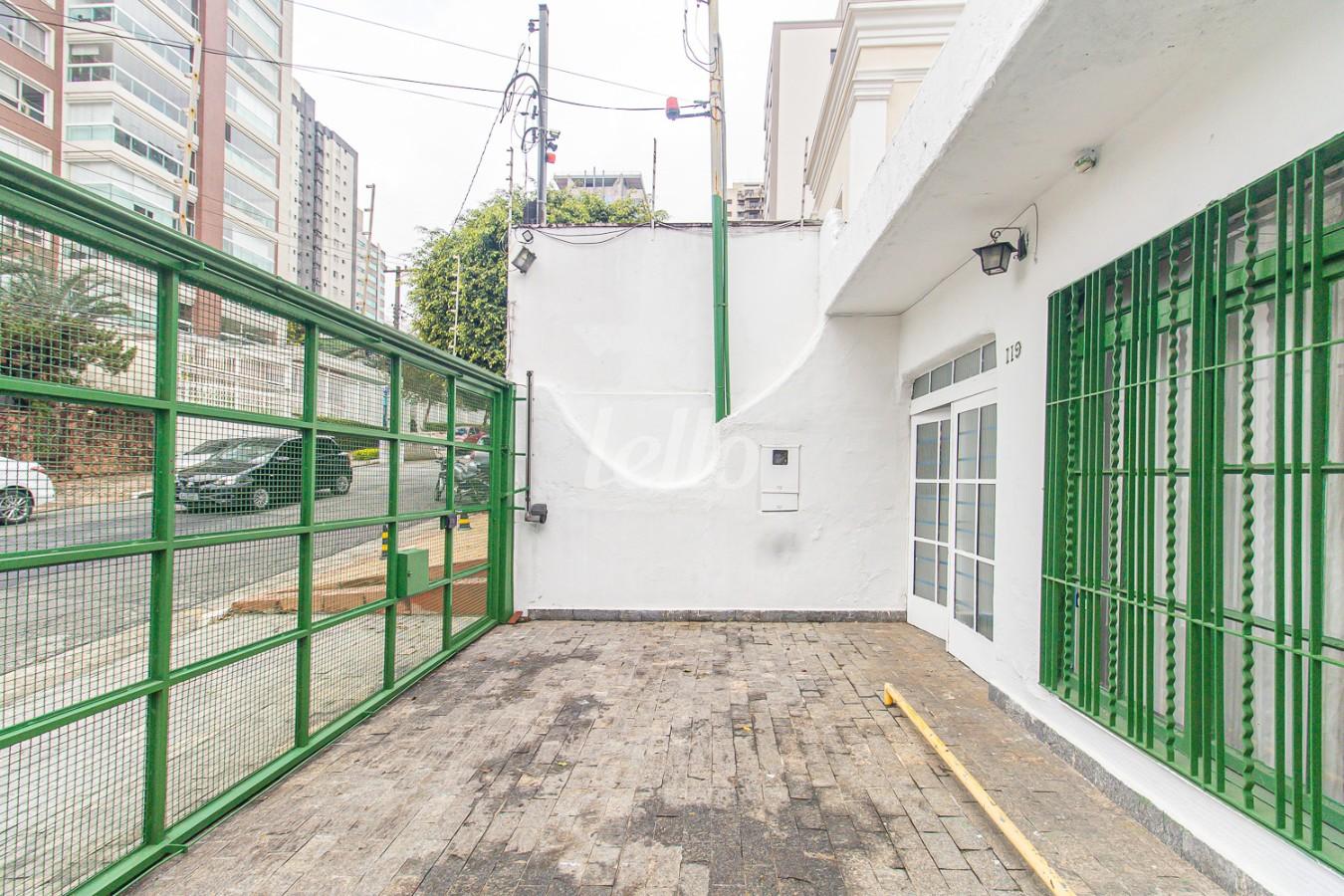 GARAGEM de Casa à venda, térrea com 90 m², e 2 vagas em Vila Clementino - São Paulo