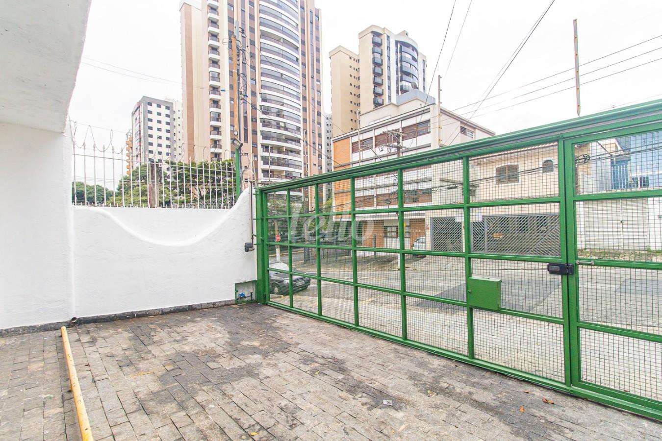 GARAGEM de Casa à venda, térrea com 90 m², e 2 vagas em Vila Clementino - São Paulo