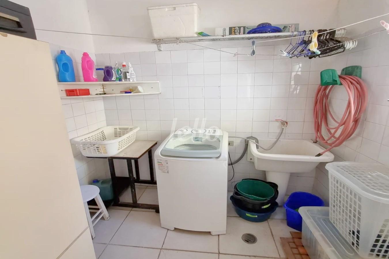 ÁREA DE SERVIÇO de Casa à venda, térrea com 90 m², 3 quartos e 3 vagas em Vila Clementino - São Paulo