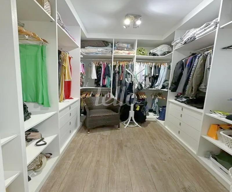 CLOSET de Apartamento à venda, Padrão com 160 m², 3 quartos e 2 vagas em Santo Amaro - São Paulo