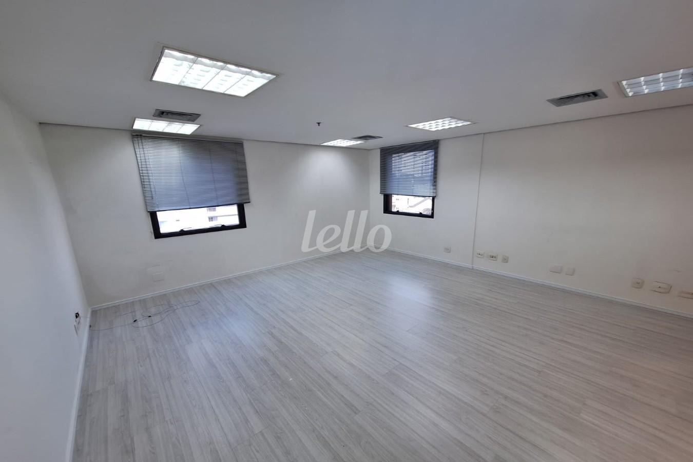 SALA de Sala / Conjunto à venda, Padrão com 31 m², e 1 vaga em Jardim Paulista - São Paulo