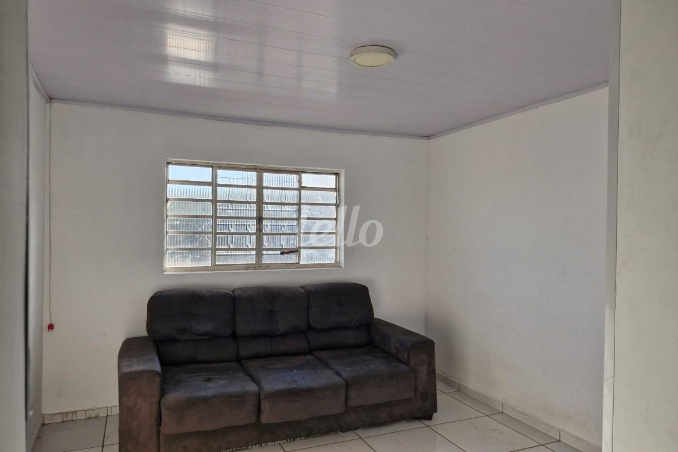 SALA de Casa para alugar, de vila - térrea com 130 m², 3 quartos e 2 vagas em Jardim Colônia - Jundiaí