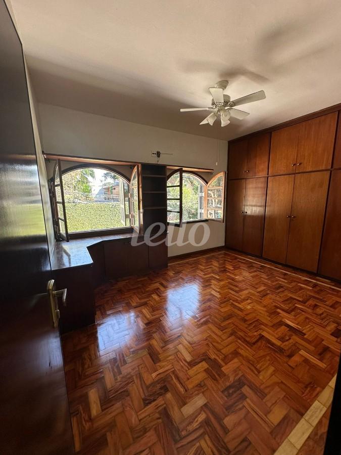 DORM de Casa à venda, sobrado com 250 m², 5 quartos e 2 vagas em Campo Belo - São Paulo