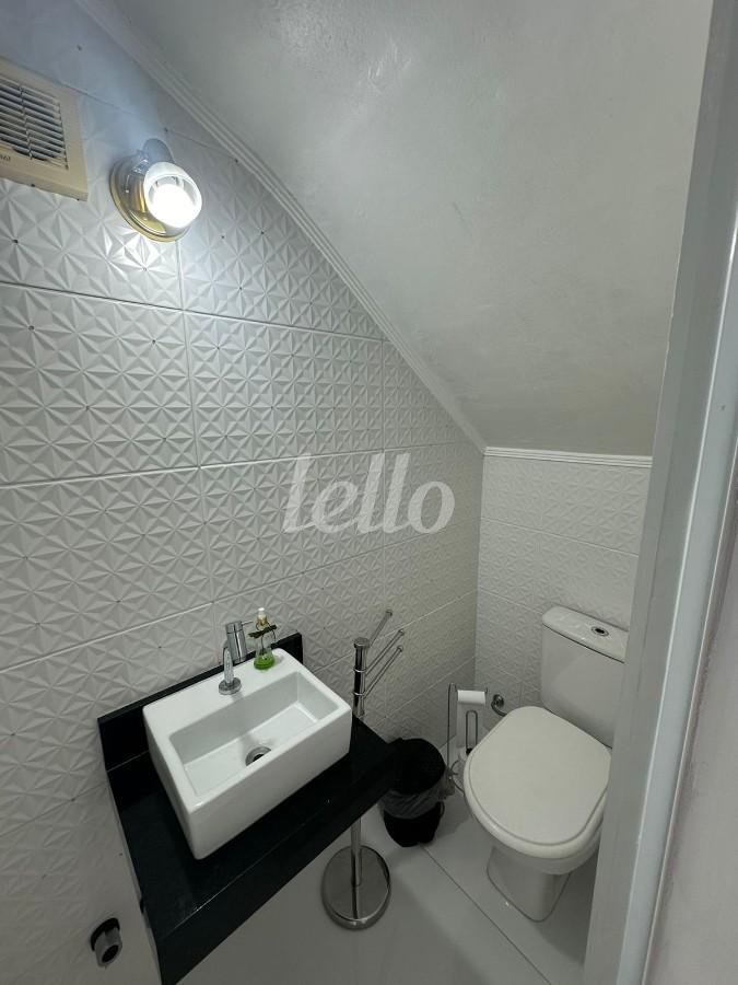 LAVABO de Casa à venda, sobrado com 250 m², 5 quartos e 2 vagas em Campo Belo - São Paulo