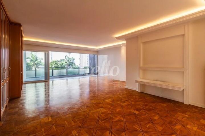 SALA de Apartamento à venda, Padrão com 180 m², 3 quartos e 2 vagas em Higienópolis - São Paulo