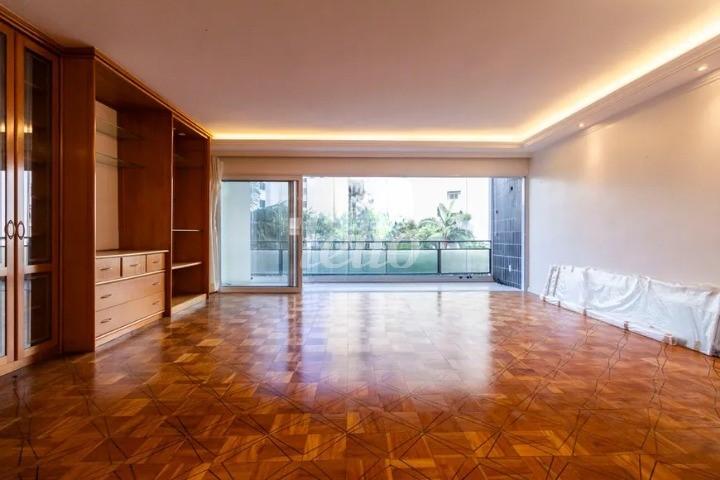 SALA de Apartamento à venda, Padrão com 180 m², 3 quartos e 2 vagas em Higienópolis - São Paulo