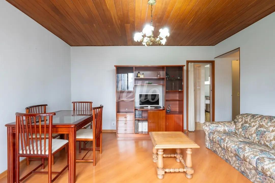 SALA de Apartamento à venda, Padrão com 61 m², 2 quartos e 1 vaga em Vila Clementino - São Paulo