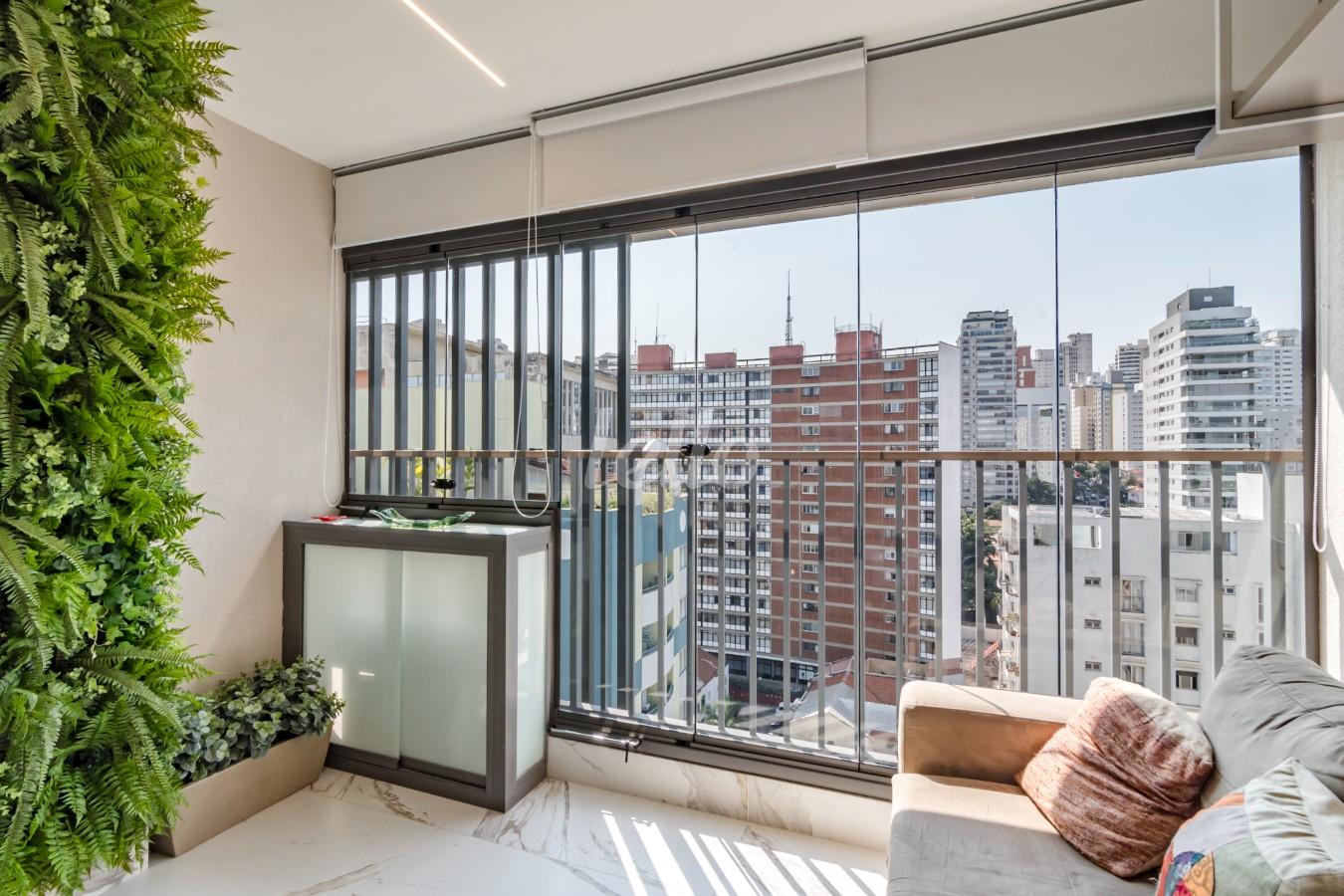 SALA de Apartamento para alugar, Padrão com 30 m², 1 quarto e 1 vaga em Jardins - São Paulo