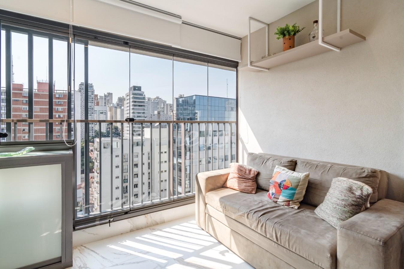 SALA de Apartamento para alugar, Padrão com 30 m², 1 quarto e 1 vaga em Jardins - São Paulo