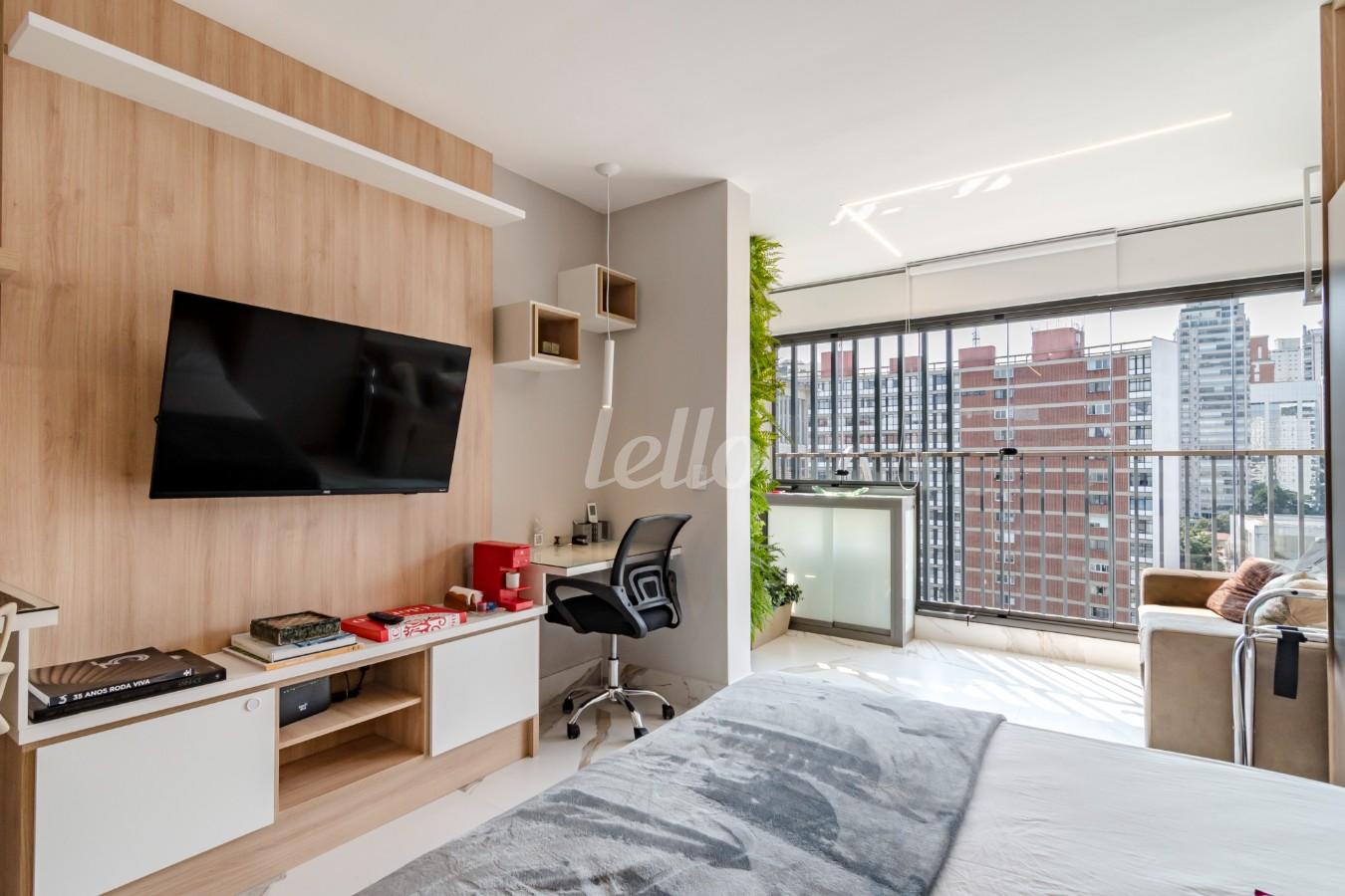 SALA de Apartamento para alugar, Padrão com 30 m², 1 quarto e 1 vaga em Jardins - São Paulo