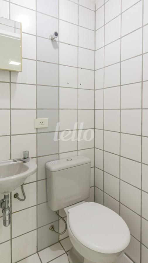 03BANHEIROS_002 de Sala / Conjunto à venda, Padrão com 38 m², e em Vila Mariana - São Paulo