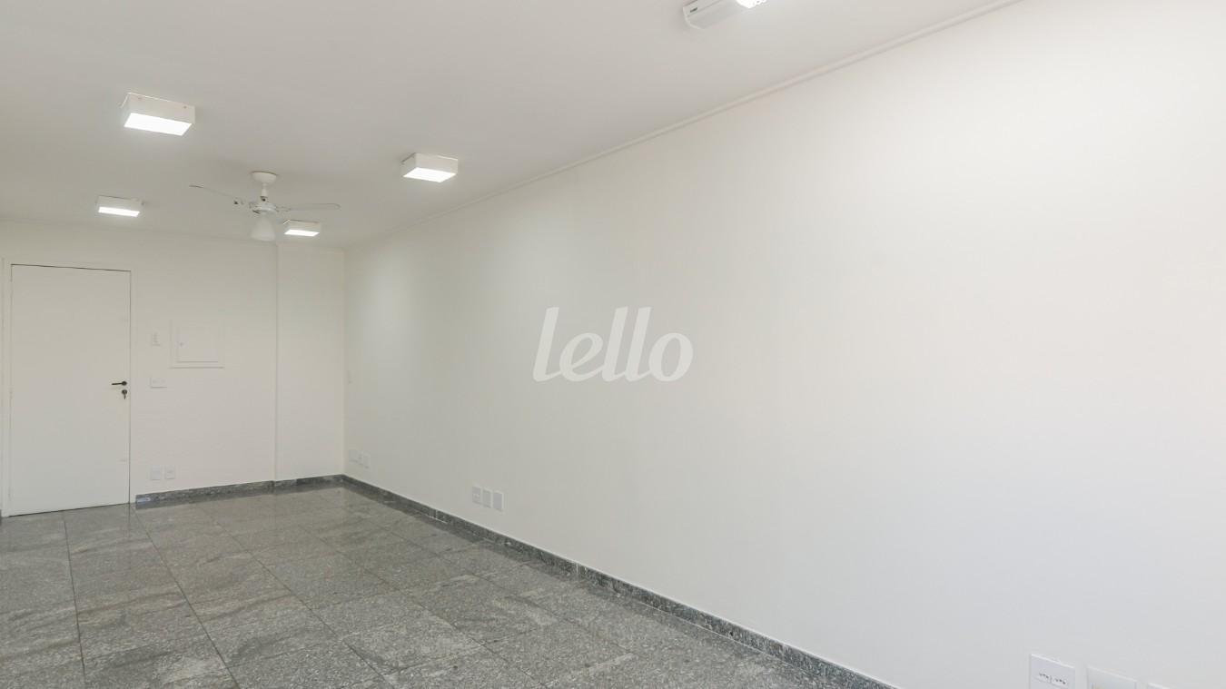 01SALA_004 de Sala / Conjunto à venda, Padrão com 38 m², e em Vila Mariana - São Paulo