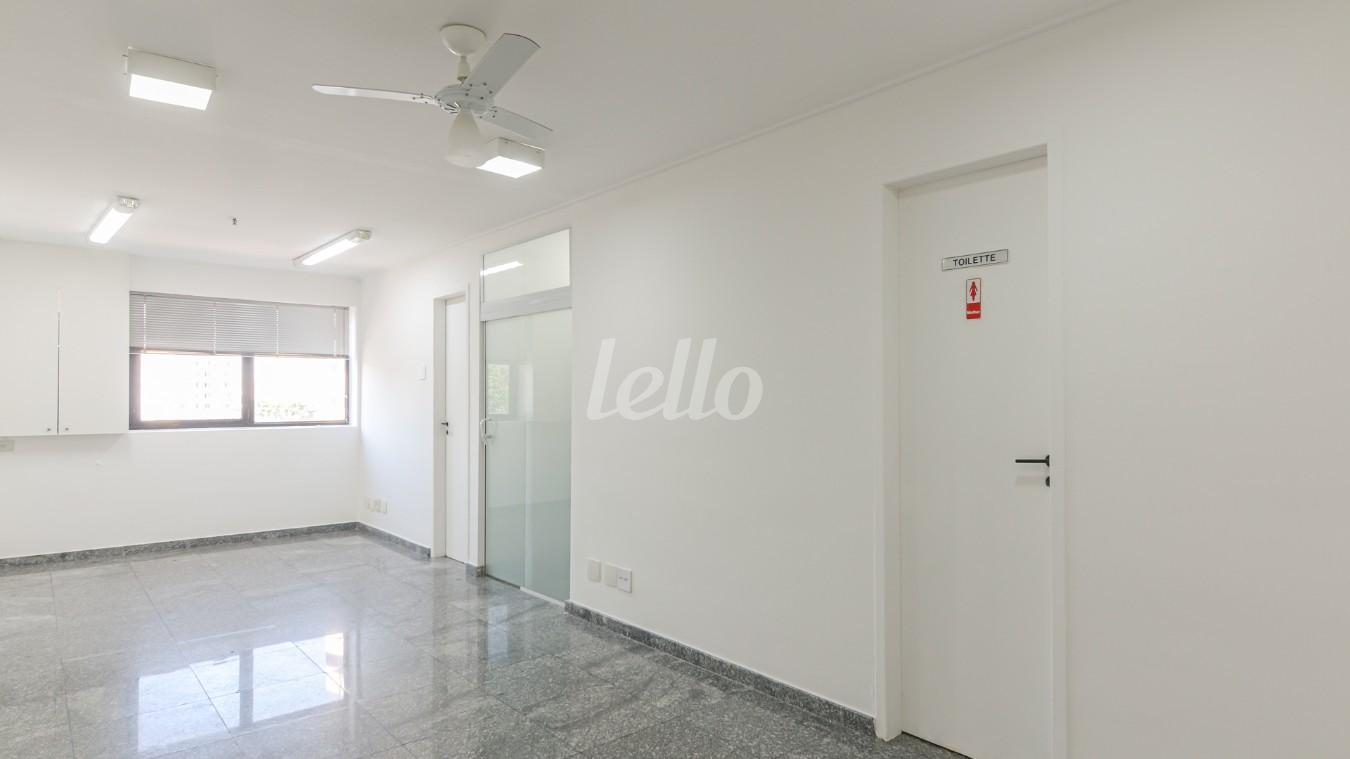 01SALA_002 de Sala / Conjunto à venda, Padrão com 38 m², e em Vila Mariana - São Paulo