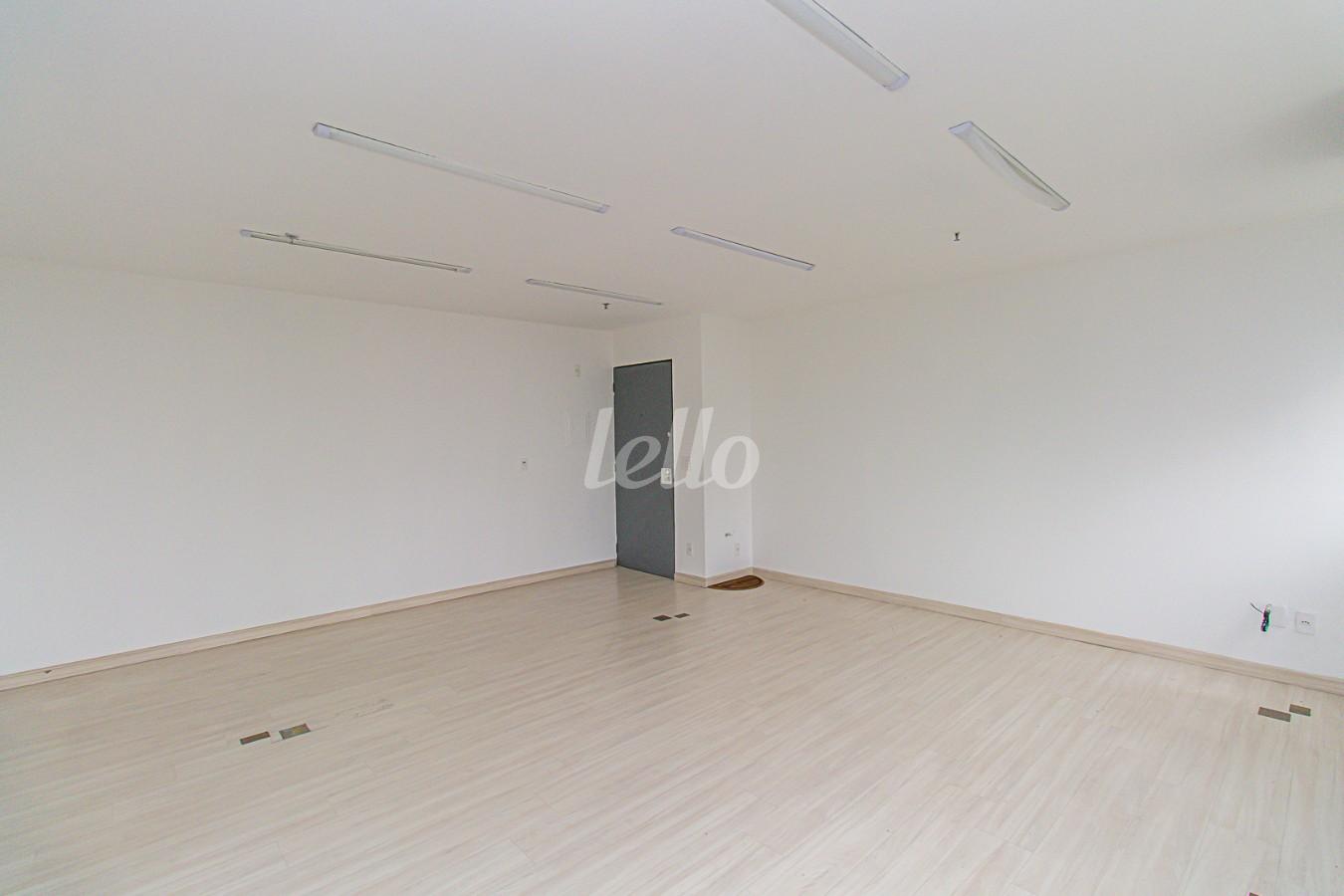 SALA de Sala / Conjunto à venda, Padrão com 36 m², e 1 vaga em Vila Mariana - São Paulo