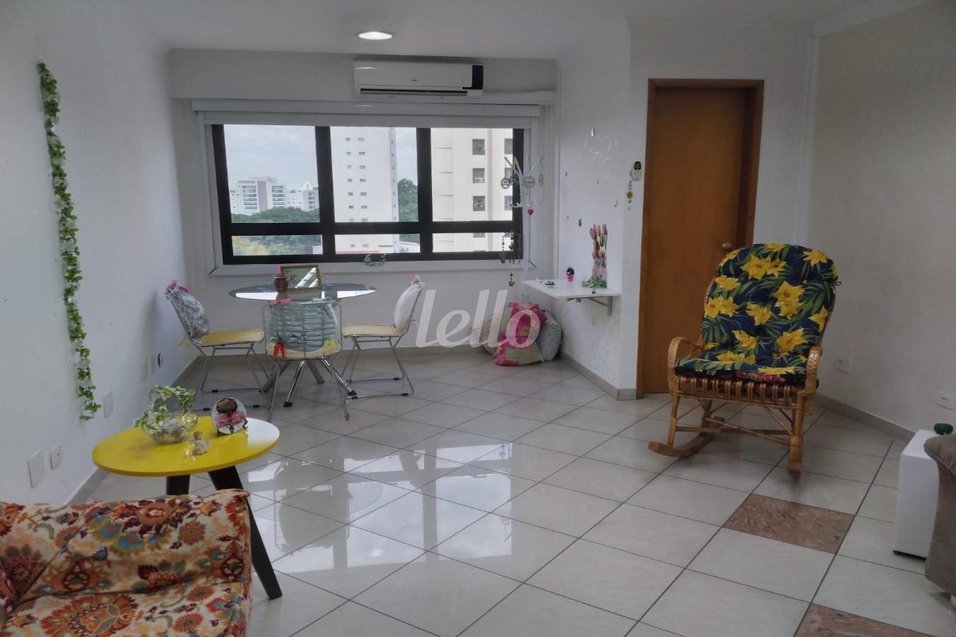 SALA de Sala / Conjunto à venda, Padrão com 31 m², e 1 vaga em Vila Mariana - São Paulo