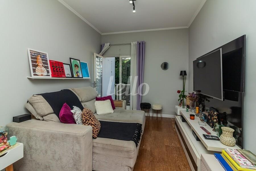 SALA de Apartamento à venda, Padrão com 71 m², 2 quartos e em Pinheiros - São Paulo