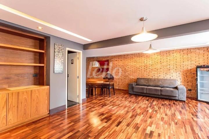 SALA de Apartamento à venda, Padrão com 100 m², 2 quartos e 1 vaga em Itaim Bibi - São Paulo