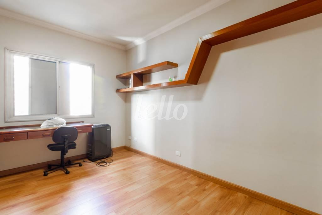 QUARTO de Apartamento para alugar, Padrão com 170 m², 3 quartos e 2 vagas em Vila Clementino - São Paulo