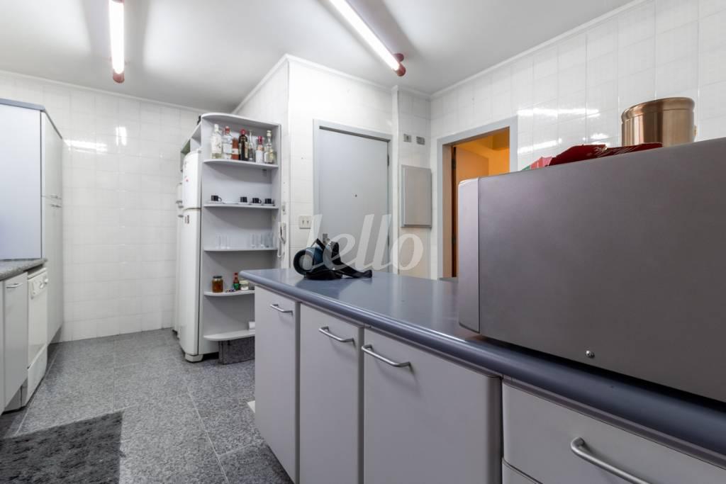 COZINHA de Apartamento para alugar, Padrão com 170 m², 3 quartos e 2 vagas em Vila Clementino - São Paulo