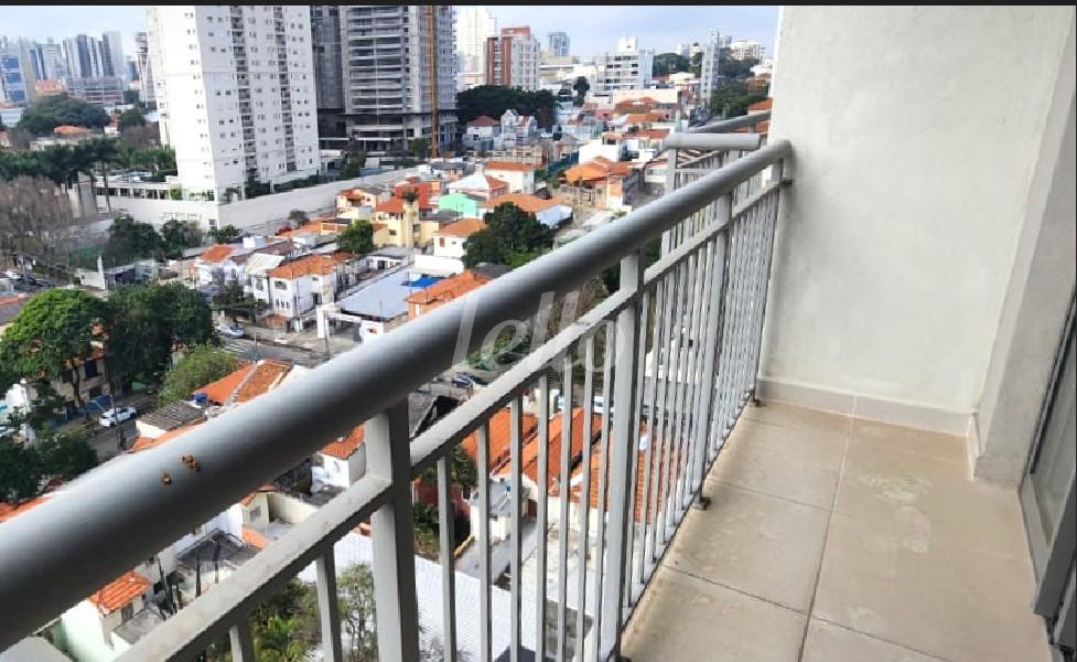 VARANDA de Apartamento à venda, Padrão com 25 m², 1 quarto e em Vila Mariana - São Paulo