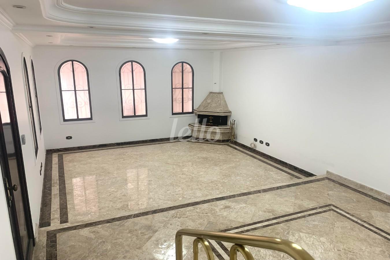 SALA de Casa à venda, sobrado com 220 m², 4 quartos e 4 vagas em Vila Formosa - São Paulo