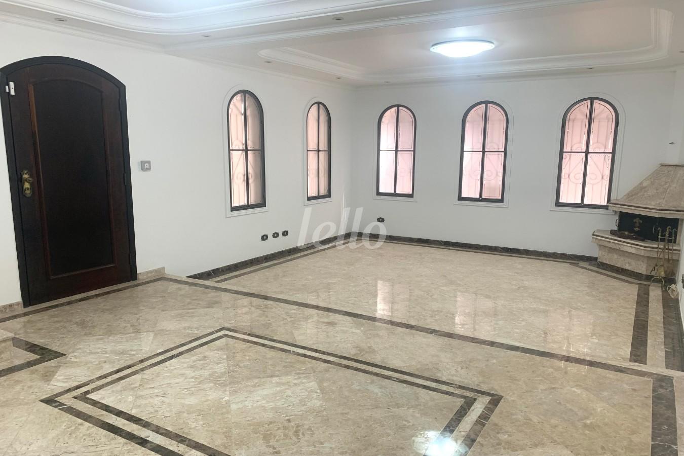 SALA de Casa à venda, sobrado com 220 m², 4 quartos e 4 vagas em Vila Formosa - São Paulo