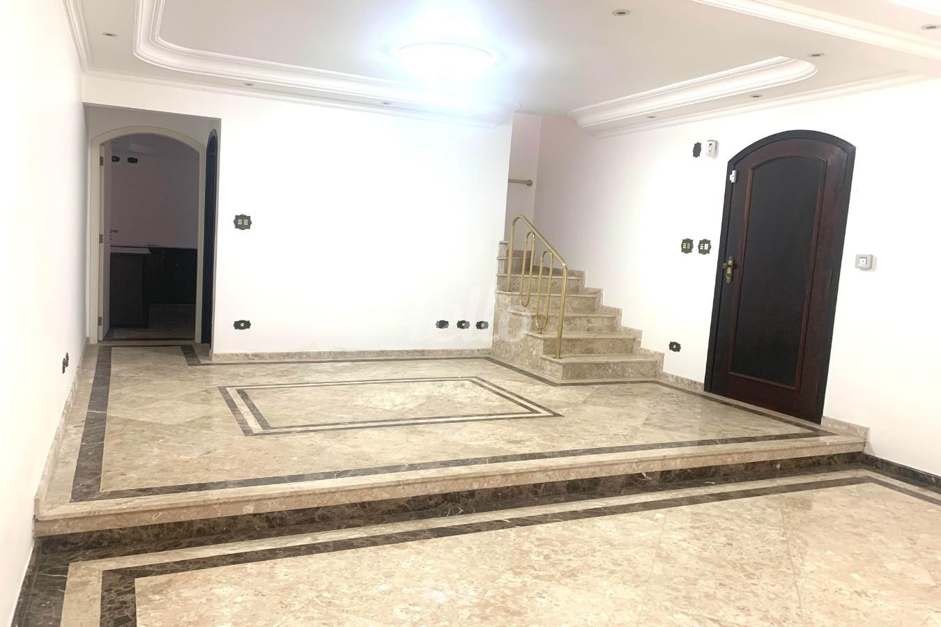 SALA de Casa à venda, sobrado com 220 m², 4 quartos e 4 vagas em Vila Formosa - São Paulo