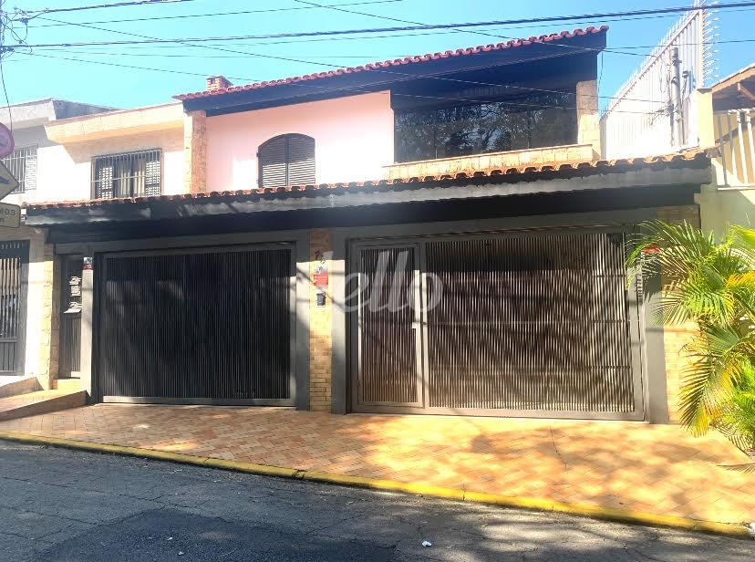 FRENTE de Casa à venda, sobrado com 220 m², 4 quartos e 4 vagas em Vila Formosa - São Paulo