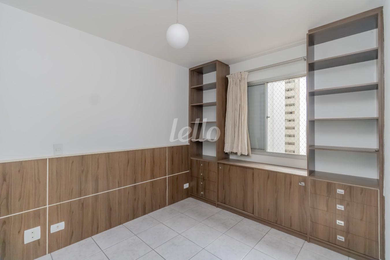 DORMITÓRIO de Apartamento à venda, Padrão com 70 m², 2 quartos e 1 vaga em Vila Clementino - São Paulo